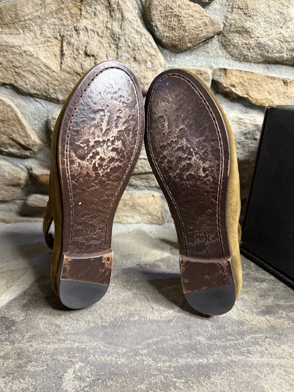 Frye Carson Flats - Picture 7 of 7